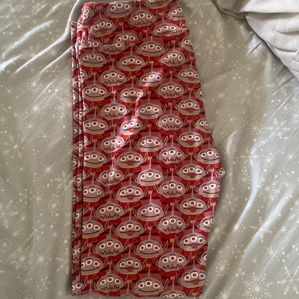 Lularoe toy story alien leggings